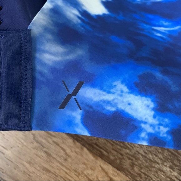 Knix Womens catalyst Bra blue white tie dye 8+ - Picture 7 of 7